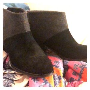 TOMs Leila Booties Black and Grey size 7.5